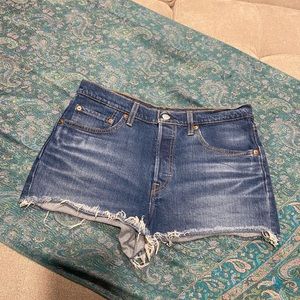 Levi’s 501 jean Shorts 28